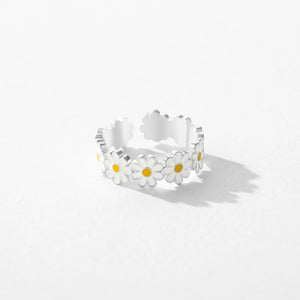 Exquisite Olivia Sterling Silver Daisy Enamel Ring