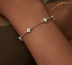 Delicate Sparkling Zircon Bracelet