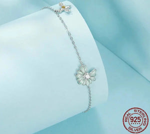 Daisy Bee Symbol Bracelet